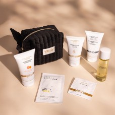 Набор YESforLOV La Trousse Enchantée в черной косметичке Набор YESforLOV La Trousse Enchantée в черной косметичке